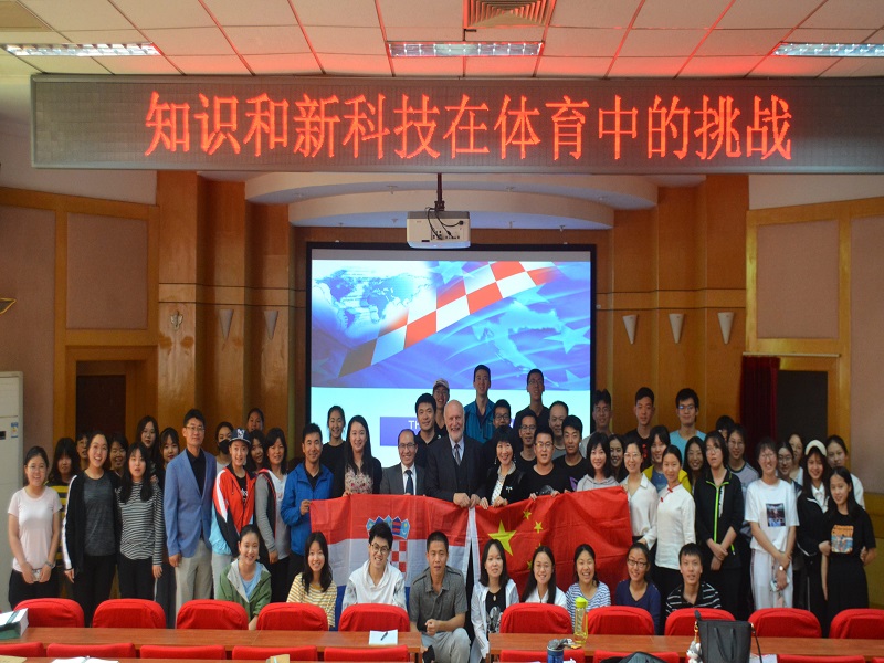 0106ce5a830c492a9cb1e84a231b173d.jpg 52bddf1ae6982b2ab456405921cec9a.jpg