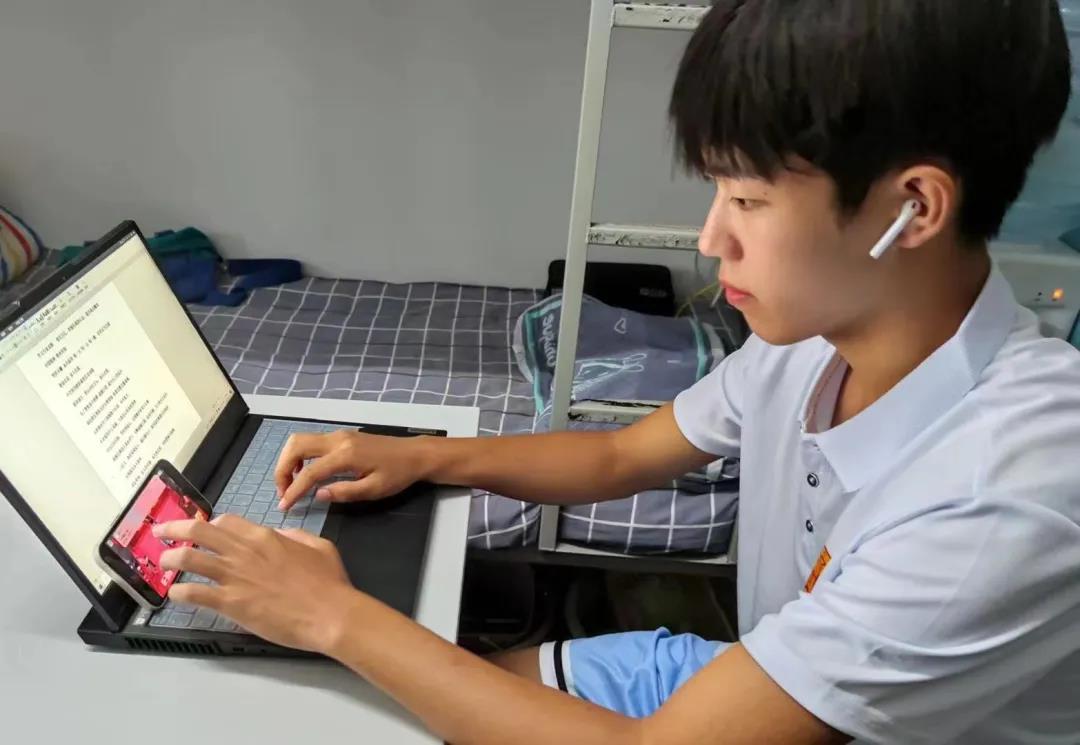 962dc996792e4e909436de9e0c526986.jpg 962dc996792e4e909436de9e0c526986.jpg