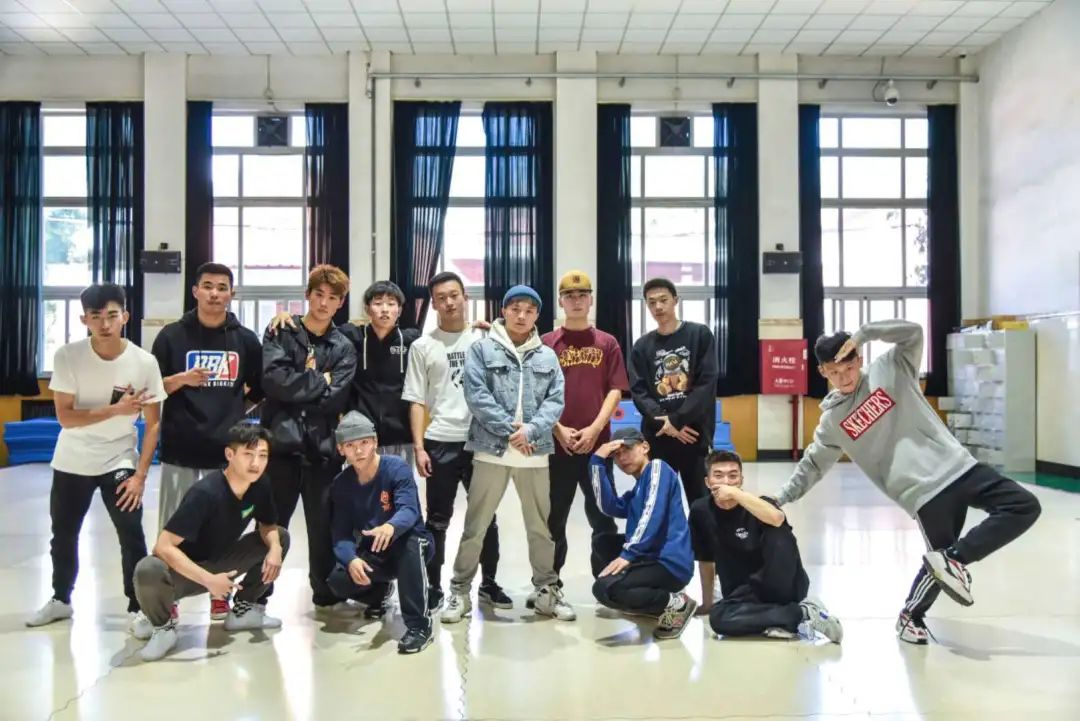 82dac839fdfc477eb960b2633cffa1a4.jpg 82dac839fdfc477eb960b2633cffa1a4.jpg