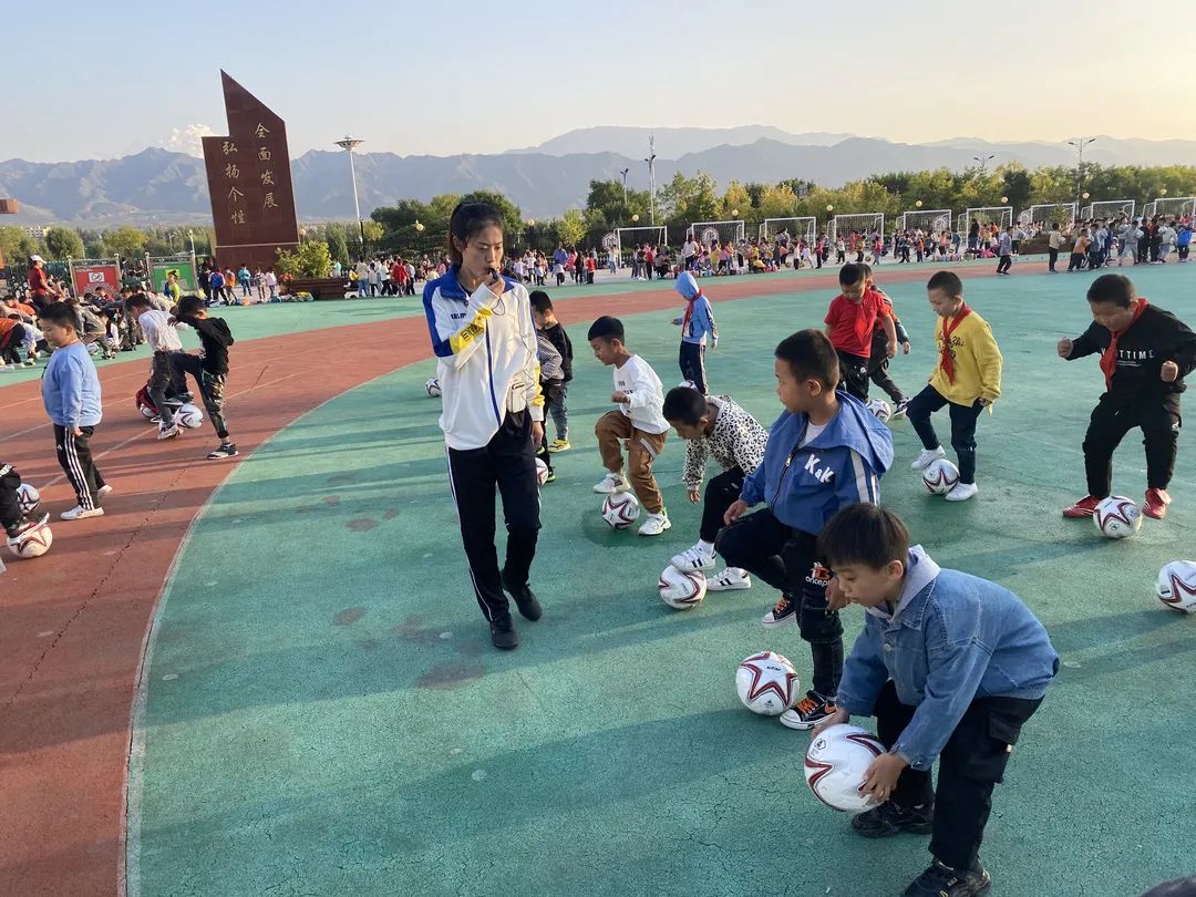 c5dda2cb45154fc2b2354a9cf1bedbcd.jpg c5dda2cb45154fc2b2354a9cf1bedbcd.jpg