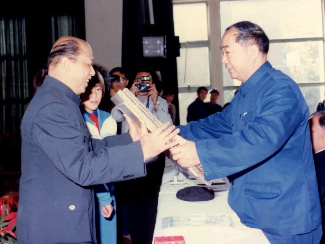 a43fb476ef604f889a2c08a189198cc7.jpg a43fb476ef604f889a2c08a189198cc7.jpg