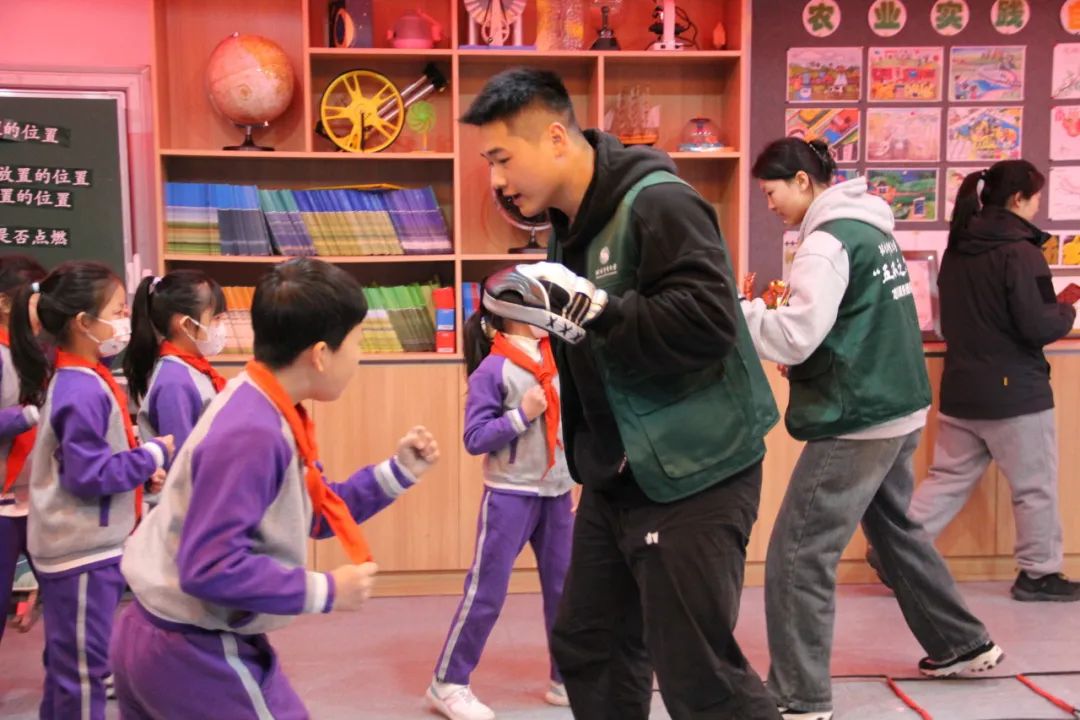 9d302fb11cc74d16b921fb43c5997059.jpg 9d302fb11cc74d16b921fb43c5997059.jpg