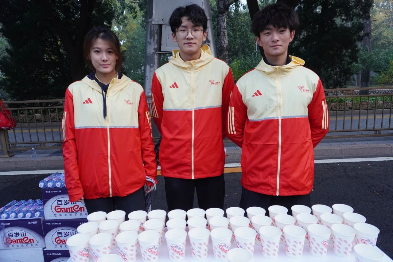 2e0dec68212e457caf49e482687751c0.jpg 2e0dec68212e457caf49e482687751c0.jpg