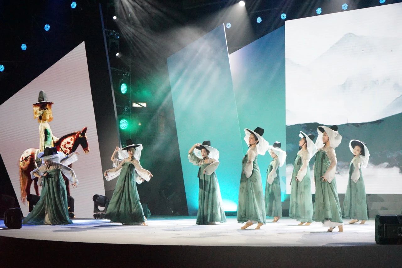 4dc8eafb618c43daa64b491adf2d0b69.jpg 4dc8eafb618c43daa64b491adf2d0b69.jpg