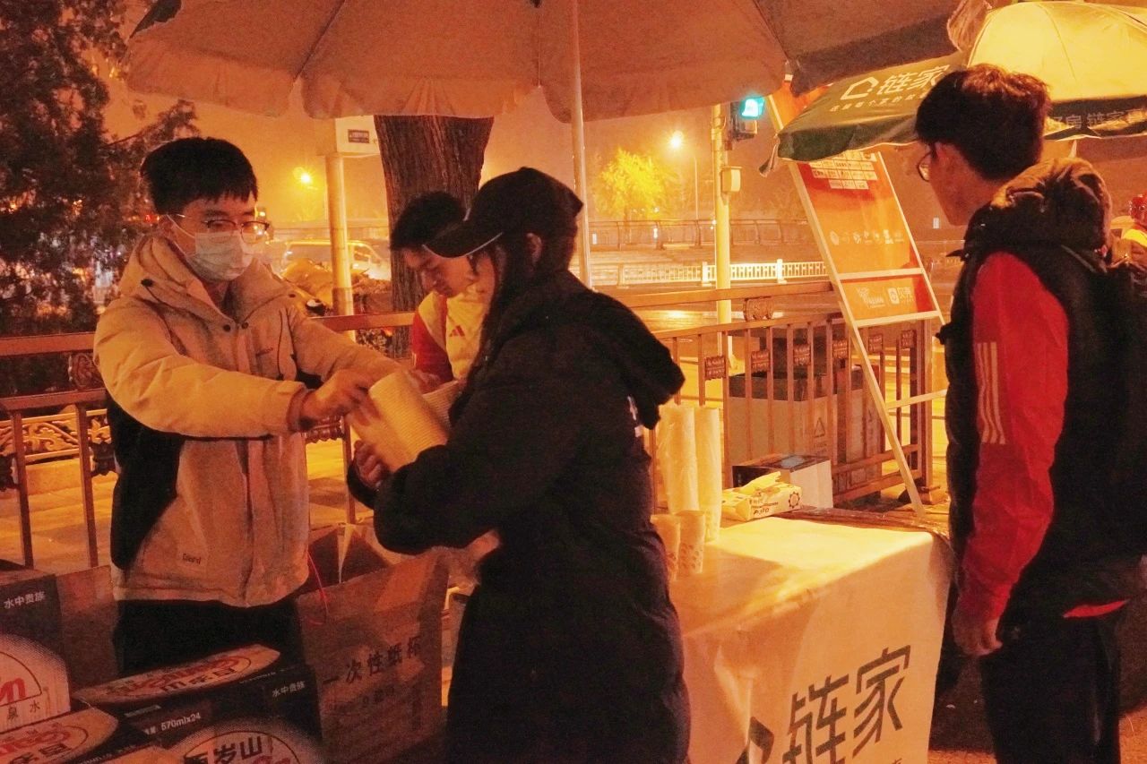 8e4ea77c5d76471a86224fa12eb66dc9.jpg 8e4ea77c5d76471a86224fa12eb66dc9.jpg